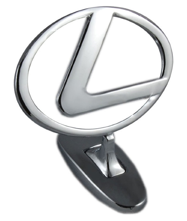 Прицел на капот Lexus