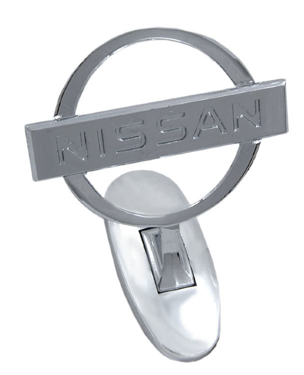 Прицел на капот Nissan